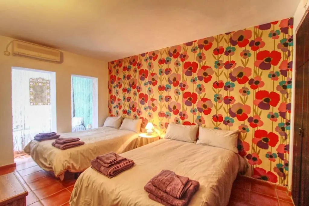 1079 - Frontline Puerto Banus Apartment Marbella Spain