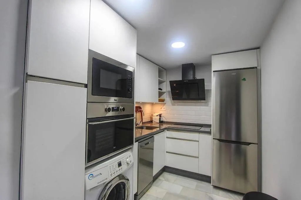 1079 - Frontline Puerto Banus Apartment Marbella 0*,