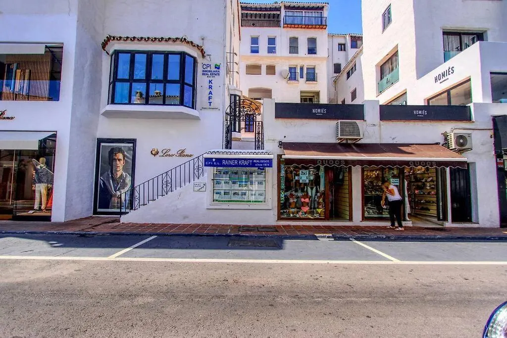 1079 - Frontline Puerto Banus Apartment Marbella 0*,  Spain